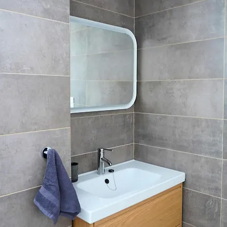 & Stylish Flat *
