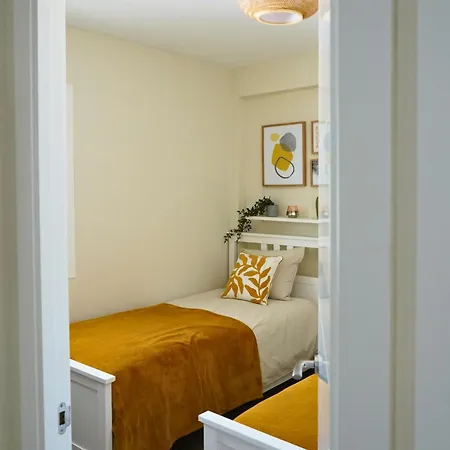 & Stylish Flat Oliva
